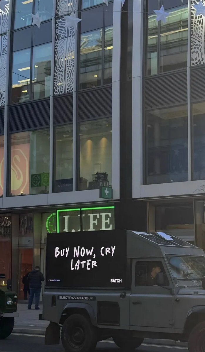 gasaq__'s tweet image. احبك .. ولا فكرت في يوم من الايام
يجي يوم من الايام ماعاد احبك فيه