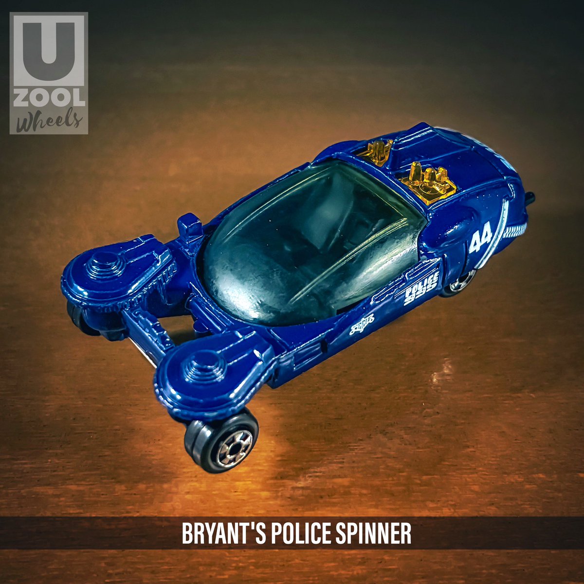 U_ZOOL_WHEELS's tweet image. BRYANT'S POLICE SPINNER (1982)

シド・ミード氏の命日なのでブリバリ！

氏の代表作であるカルト映画の劇中車ですが、版権の都合で商品化が難しく、正式ライセンスの玩具類は、この公開当時のERTL社製のものだけでした。

#BladeRunner #ブレードランナー #SydMead #シドミード #Diecast #ミニカー