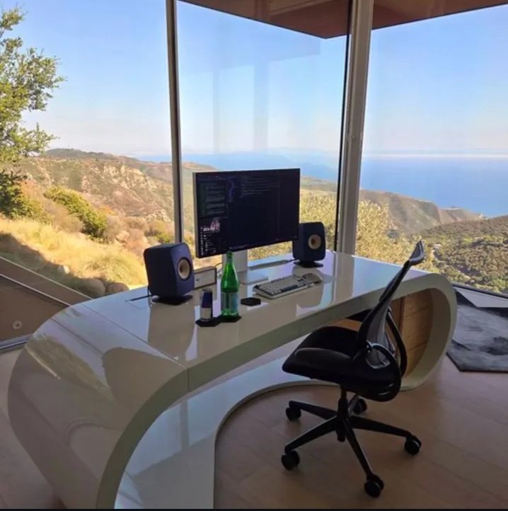 Coder girl 👩‍💻 tweet media