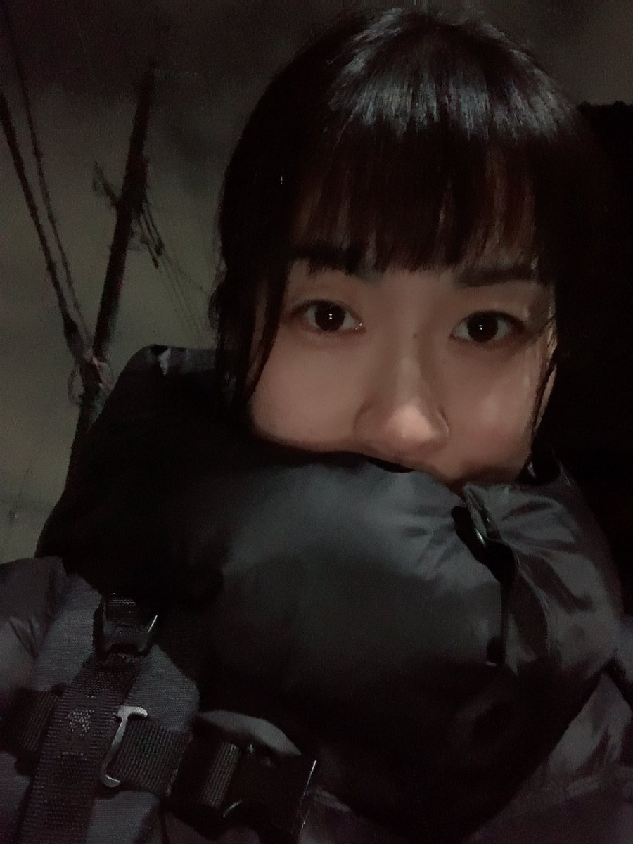 今年最後に、前髪切ってもろた！
おやすみなさい♡