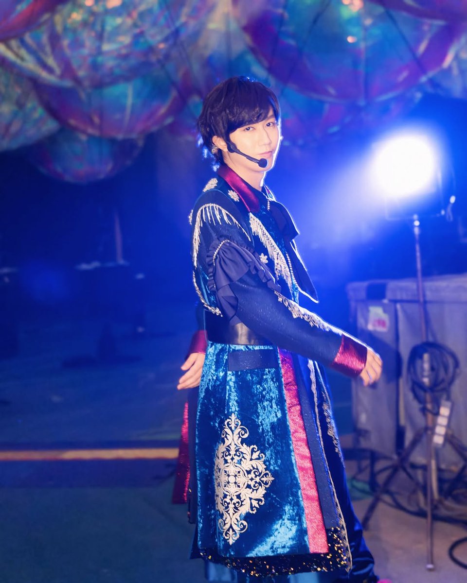 阿部亮平 Instagram ターコイズ衣装めっちゃ好き！ 明日の生配信楽しみ😆