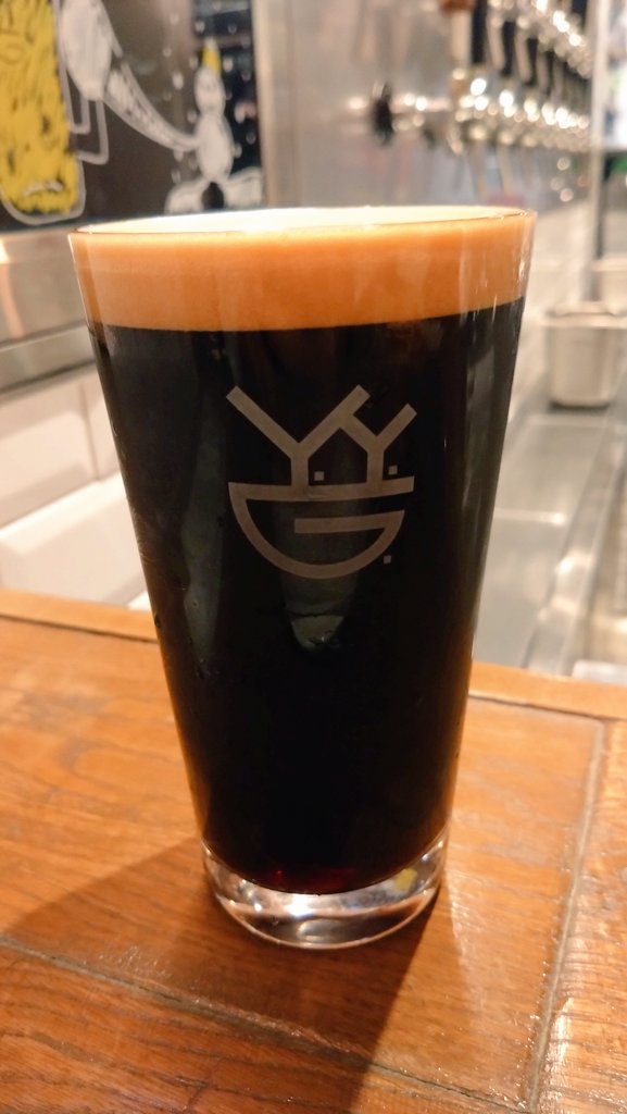 Y.Y.G. Brewery「VESPA PORTER」(Porter_5.0%)
麦の渋さ感じさせつつ、パキッと香ばし濃ゆいボディや良いですね。うまぁ♪