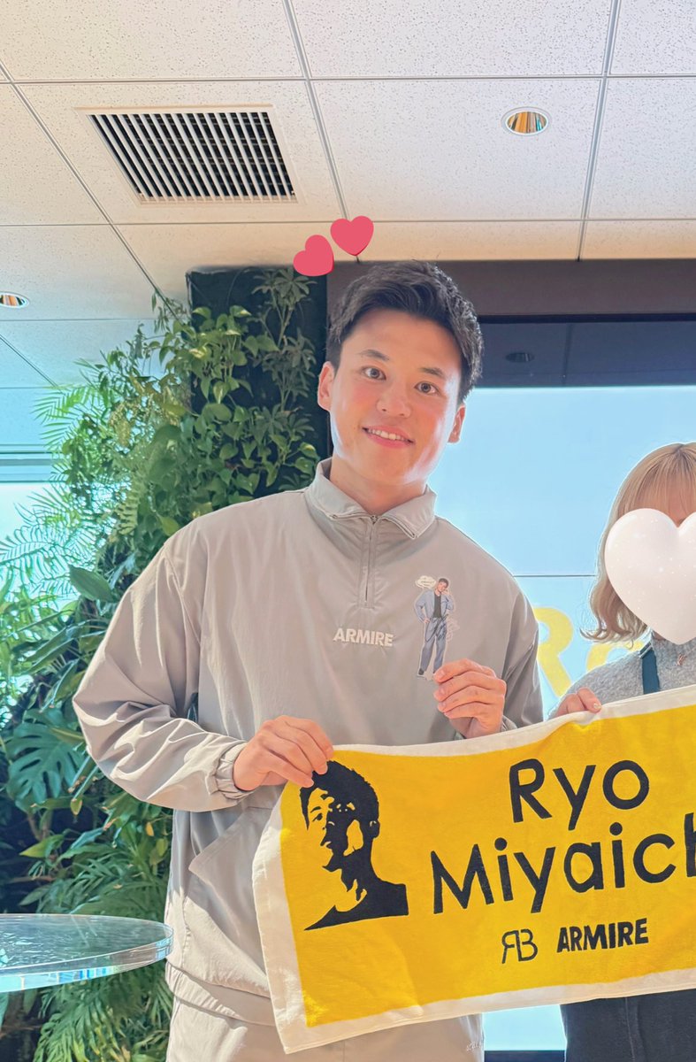 n23ikd's tweet photo. 忘年会明けだったのでチラッと顔出しして帰りました🤫
来年もよろしく言われたので来年も自分のペースでゆっくり応援したいと思いますꉂꉂ📣
来年こそは怪我なくシーズン終えれますように🥲!!
#ARMIRE #room381 https://t.co/asVbVYkoy9