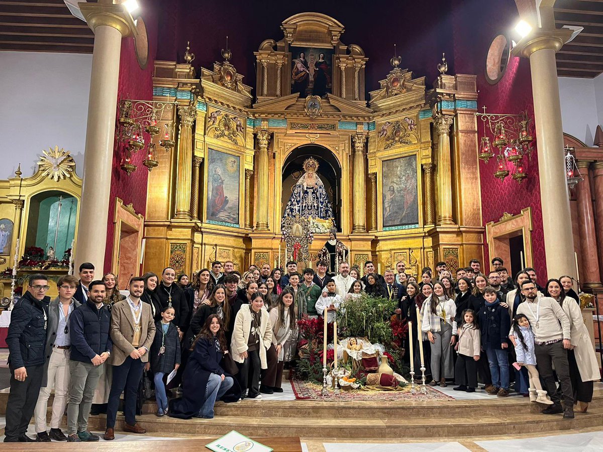 saludyesperanza's tweet photo. #Relaciones | El pasado sábado 27 de diciembre, nuestro @GJ_SalyEsp asistió a la Misa de Juventud con motivo de la festividad de San Juan Evangelista, celebrada y organizada por la querida @Hrociodelcerro.

💚 Agradecemos de corazón a nuestra querida @Hrociodelcerro su invitación y, como siempre, el cariño y el buen acoger.

🙏🏻 Que San Juan Evangelista siga acompañando el caminar de nuestros jóvenes en la fe.

#SaludyEsperanza #KyrieEleison