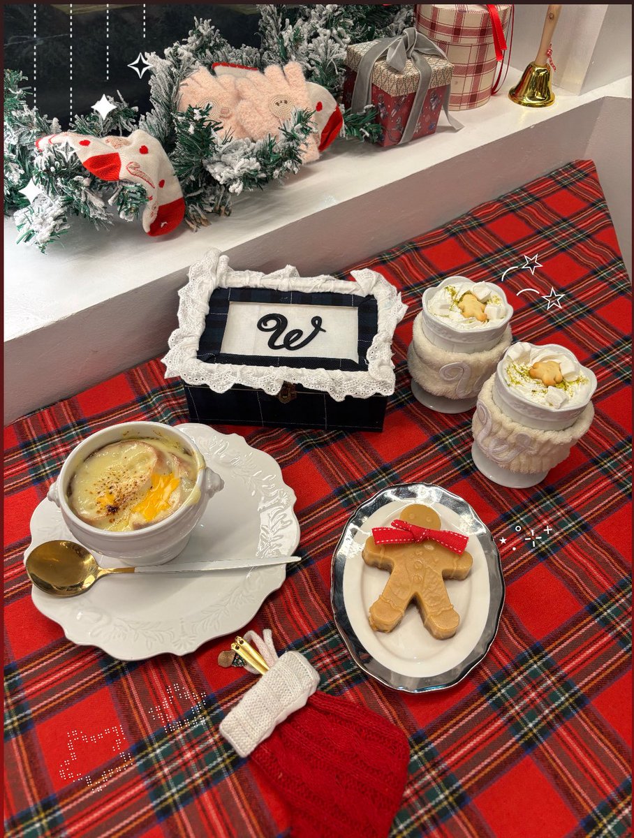 1997zz_'s tweet photo. 🎄⋆⑅˚₊. https://t.co/N5cWLZq17z