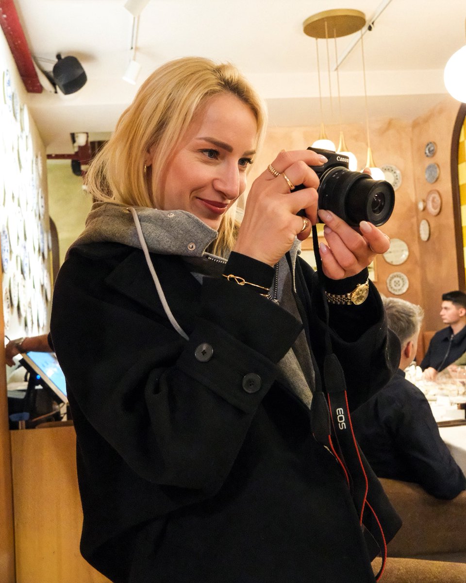 Sarı Melekler, yeni yıl öncesi düzenlenen akşam yemeğinde buluştu. 💛💙