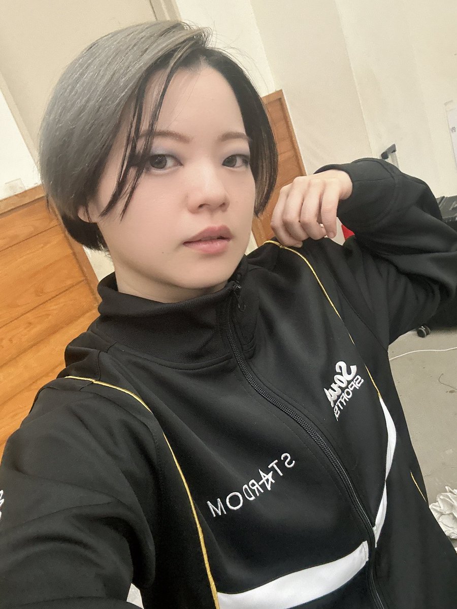 みなさんお気づきだと思うのですが 今年のジャージ 偶然八神カラーなの