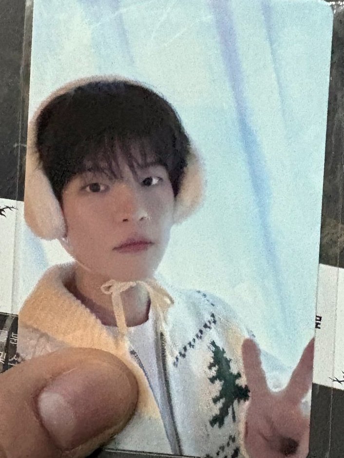 SEUNGMIN'S PREREC BROADCAST PC IS SO CUTE 

cr: Luuuuu1025