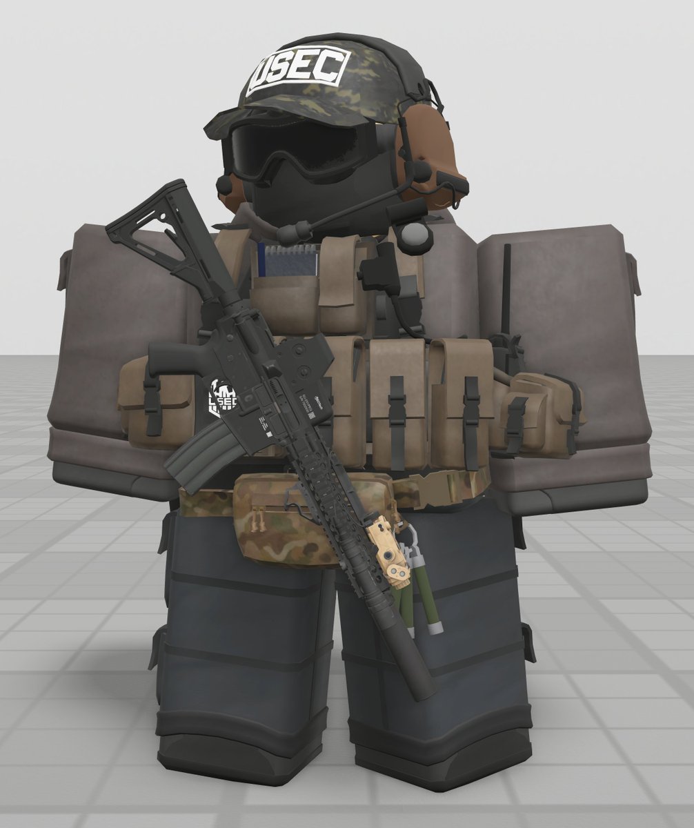 90Tb90's tweet image. Tourist