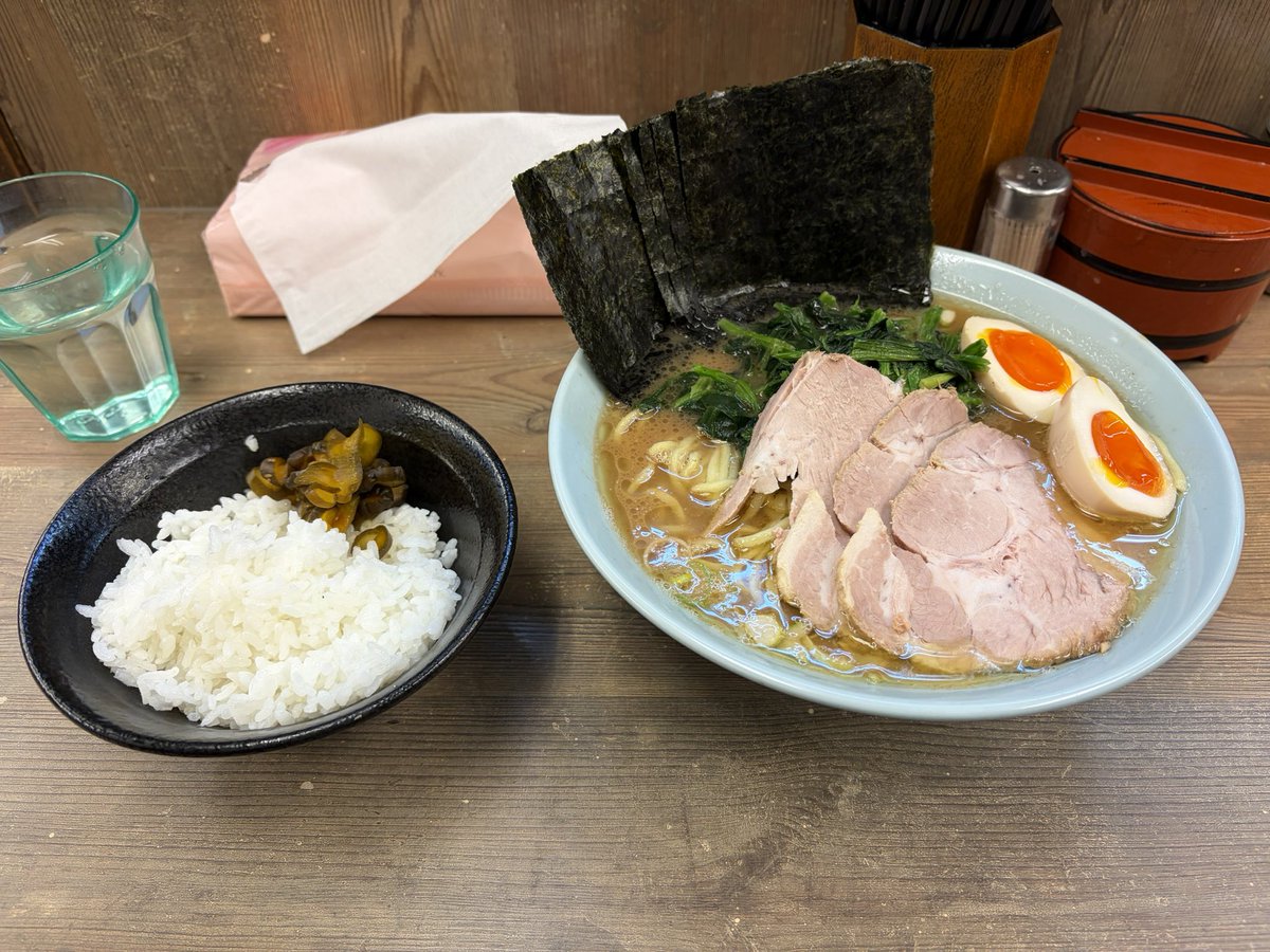 tokyo_0811's tweet photo. R7 VOL.116 渡来武 自由が丘
特製ラーメン（多め）
＋中盛
ライス https://t.co/SDgcs2NavO