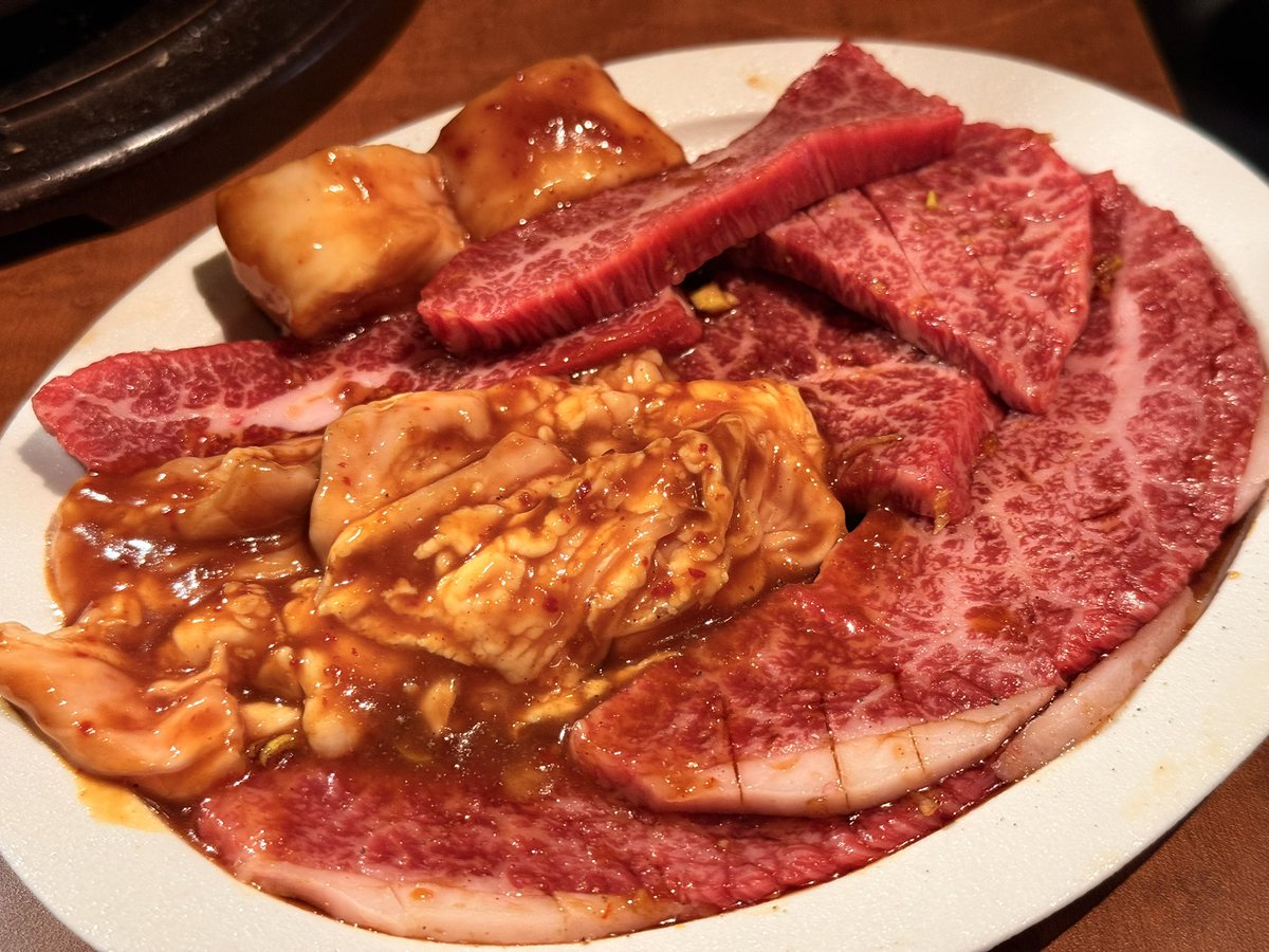 neo036's tweet photo. 毎年恒例、歳末の贅沢飲み
焼肉 ニューひうち https://t.co/YYI60mREiT