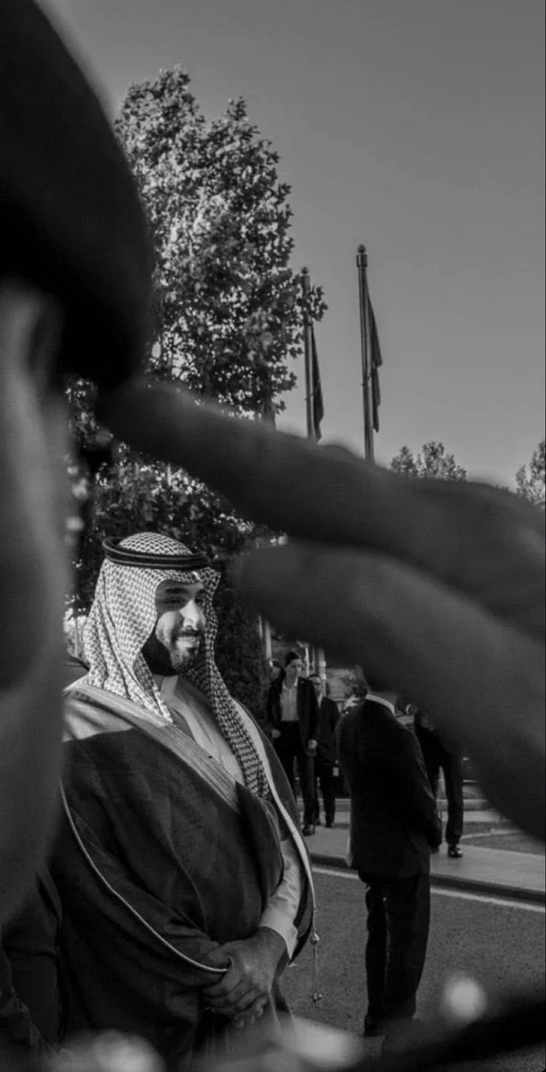 بالغوا في حب الوطن
بالغوا فالدفاع عن وطنكم 
بالغوا في دحر الحاقدين والحاسدين

فانتم تملكون رجل عربي وقيادي عظيم جداً

محمد بن سلمان بن عبدالعزيز ال سعود
حفظه الله🇸🇦🇸🇦