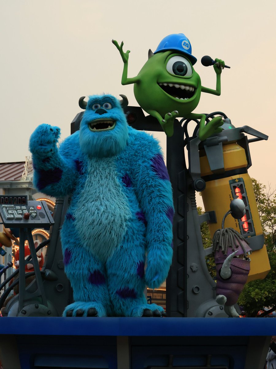 manabu_m1970's tweet photo. Friendtastic!
#disney 
#ディズニー
#hongkongdisneyland 
#香港ディズニーランド 
#fiendtastic https://t.co/ga7DLzHl11