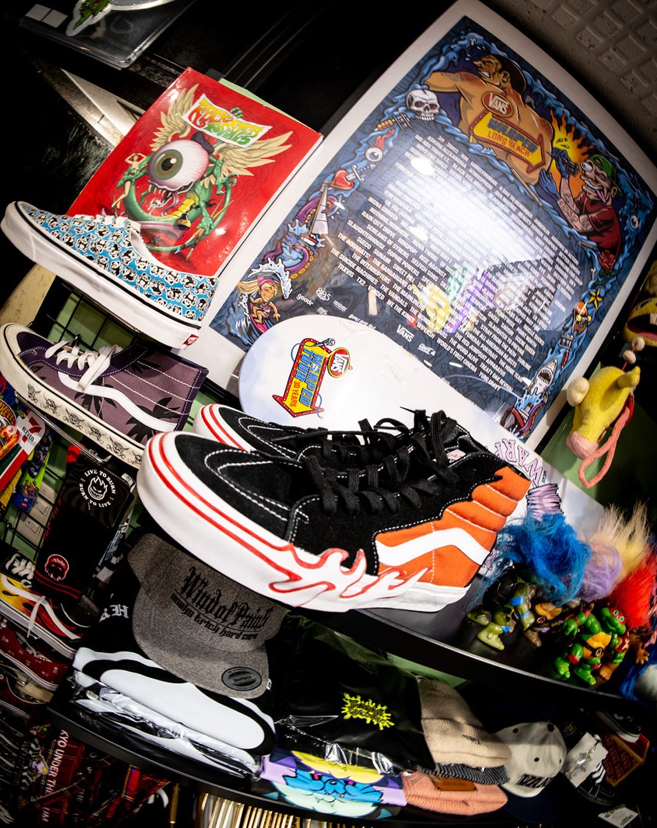 2025年最終営業日終了となります！

12/31(Wed) CLOSE
1/1 (Thu) CLOSE

良いお年をお迎えください🎍☀️

WEB SHOP:
shop.monster-gallery.jp

[ RESOLUTION OSAKA]
@resolution_osaka

大阪府大阪市中央区西心斎橋１丁目１６−７
サザンウエストビル 1F B

OPEN HOURS: 13:00-19:00
不定休