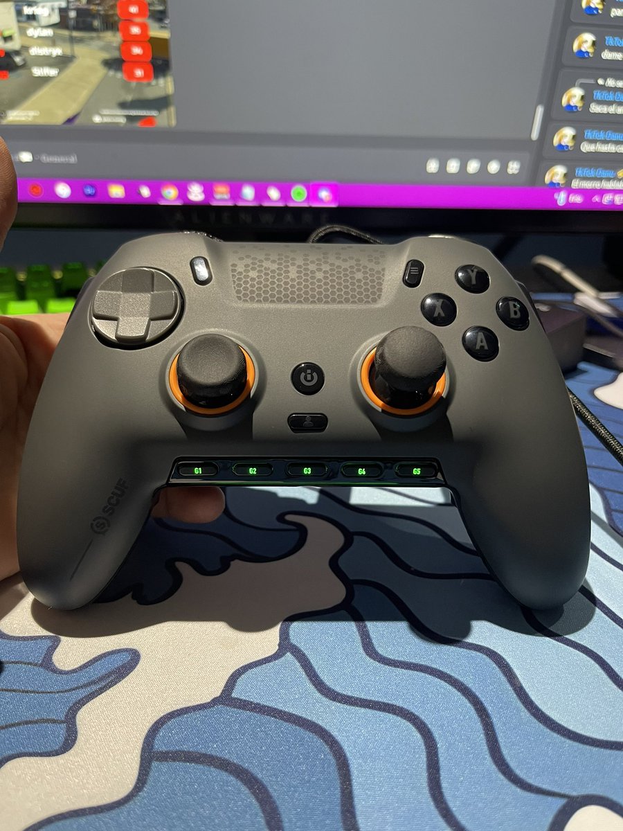 Hey que onda comunidad warzonera! 

Para nuestro próximo torneo vamos a regalar un control envision pro scuf para que estén atentos 🎮🐺🤟🏻
