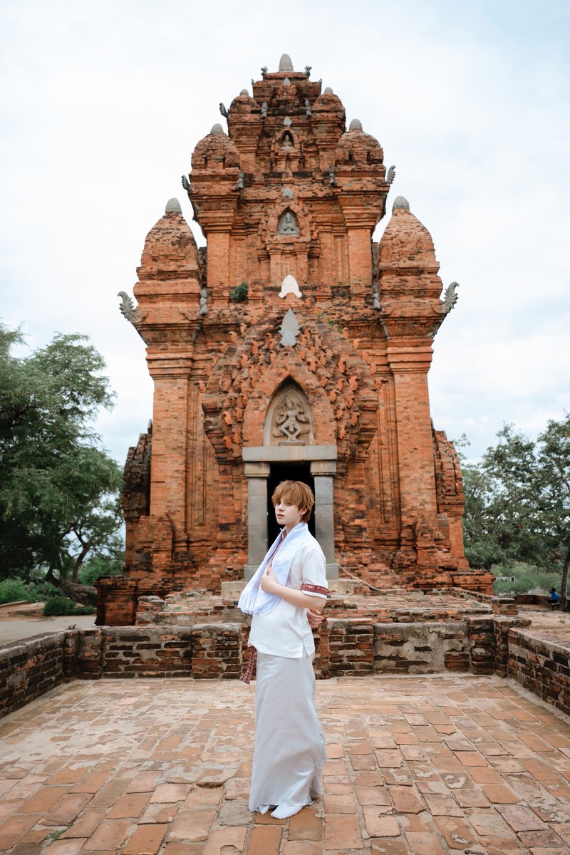 official_arrc's tweet photo. [#JungKin] 
Vietnam is beautiful🇻🇳<3

#ARrC #아크
#KIEN #끼엔 https://t.co/UWexhpDn0B