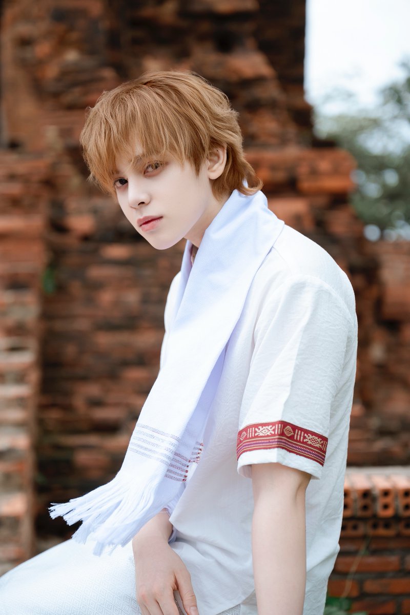 official_arrc's tweet photo. [#JungKin] 
Vietnam is beautiful🇻🇳<3

#ARrC #아크
#KIEN #끼엔 https://t.co/UWexhpDn0B