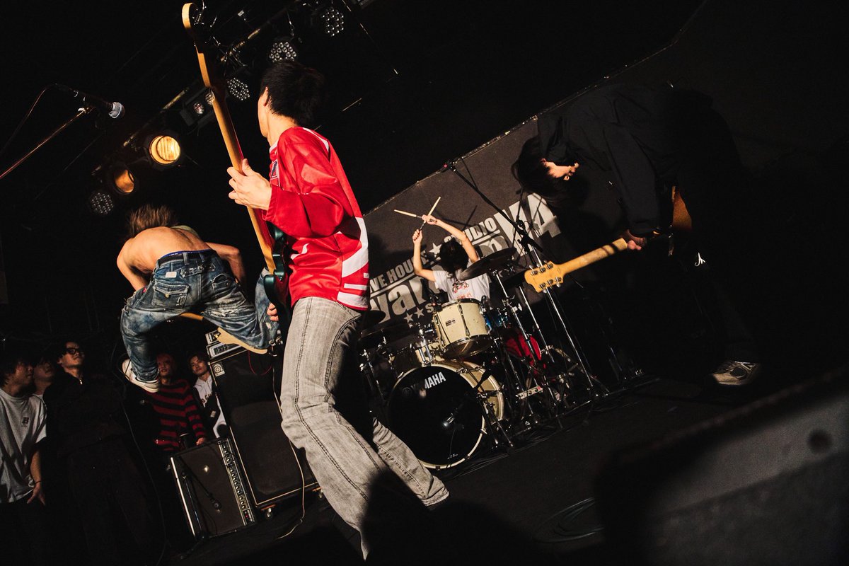 thealooonez's tweet photo. 2025.12.30
vanvan V4 44周年感謝祭

ありがとうございました！

みなさん良いお年を！👽🚀

NEXT LIVE...
1/10 （土）　金沢vanvan V4 🔥
https://t.co/i7Xs6OCaSW https://t.co/iGFxMuf80W