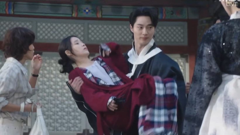 o3o_rookie's tweet image. 아이유x변우석 &amp;lt;21세기 대군부인&amp;gt;
희주이안 투샷들 벌써 미쳣고 기대된다....