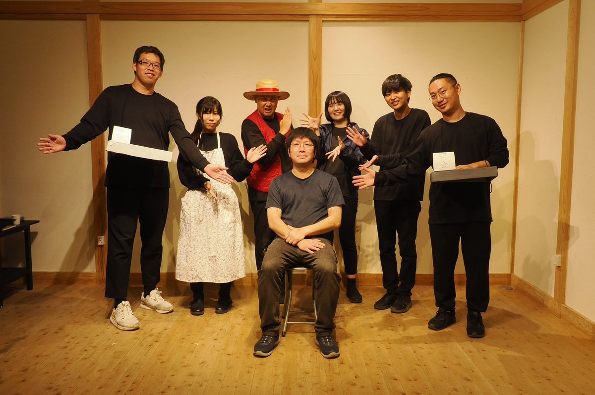 koko_machida's tweet photo. お疲れ様です。
今年は新たな仲間を迎え、新たな挑戦ありと非常に濃い一年でした。
皆様、本当にありがとうございました。
来年も劇団「ここ」をよろしくお願いいたします！ https://t.co/0V5UoOPb0s