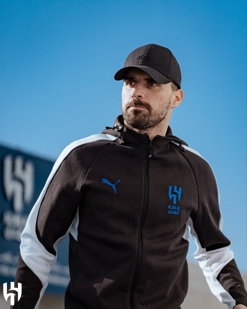 روبن نيفيز خلال وصوله لمقر النادي 💙

<a href="/Alhilal_FC/">نادي الهلال السعودي</a> 📸