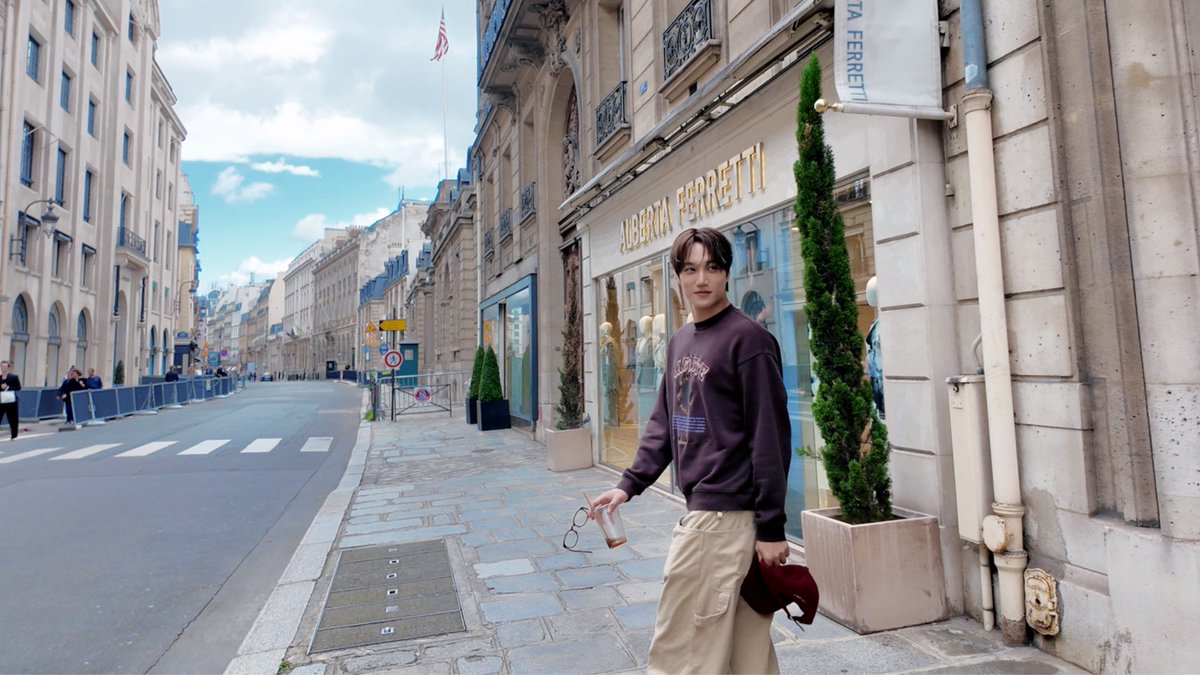 weareoneEXO's tweet image. 나 여기 알아 탑골공원 아니야?!🇫🇷🐻 | KAI in Paris

youtu.be/XF6PTtV8LXA 

#KAI #카이
#EXO #엑소 #weareoneEXO
#LacosteSS26