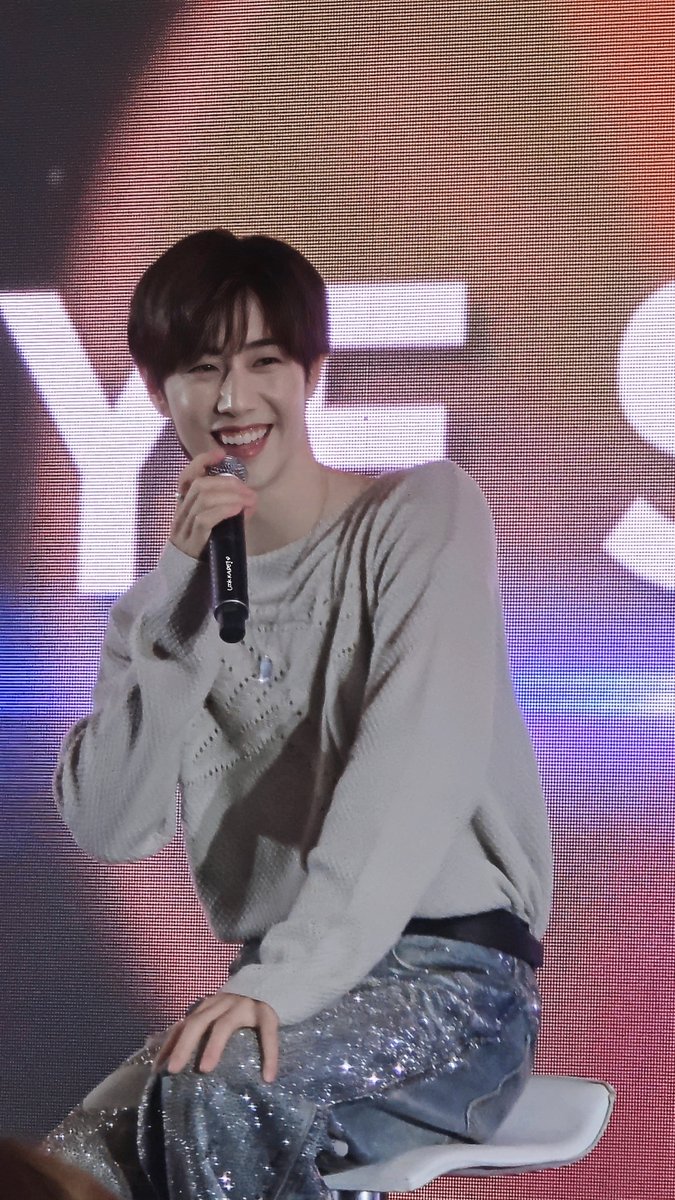 lookkademark_'s tweet image. รักรอยยิ้มนี้ที่สุด กำลังใจของฉัน🤍

MARK TUAN FAN MEETING ICONSIAM 
#MarkTuanxICONSIAM 
#MarkTuan @marktuan