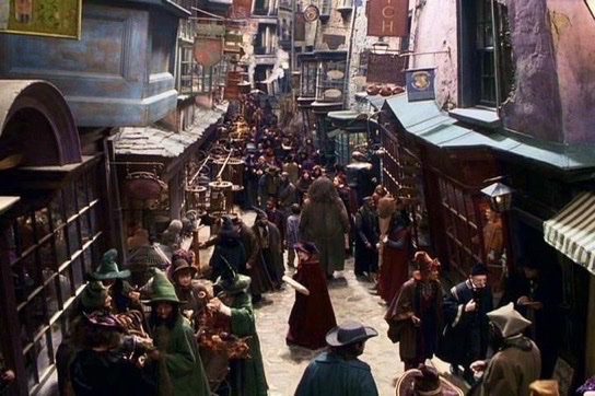 TheDailyHPotter's tweet image. Diagon Alley 🙌🏻
