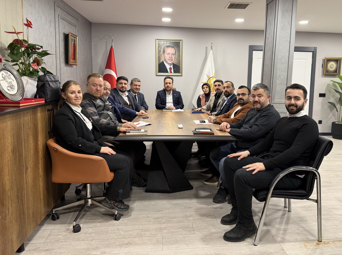 Haftalık olağan yürütme kurulu toplantımız,
İlçe Başkanımız Serhat Tunç başkanlığında gerçekleştirildi.

🔸 AK Parti Seninle #Tepebaşı