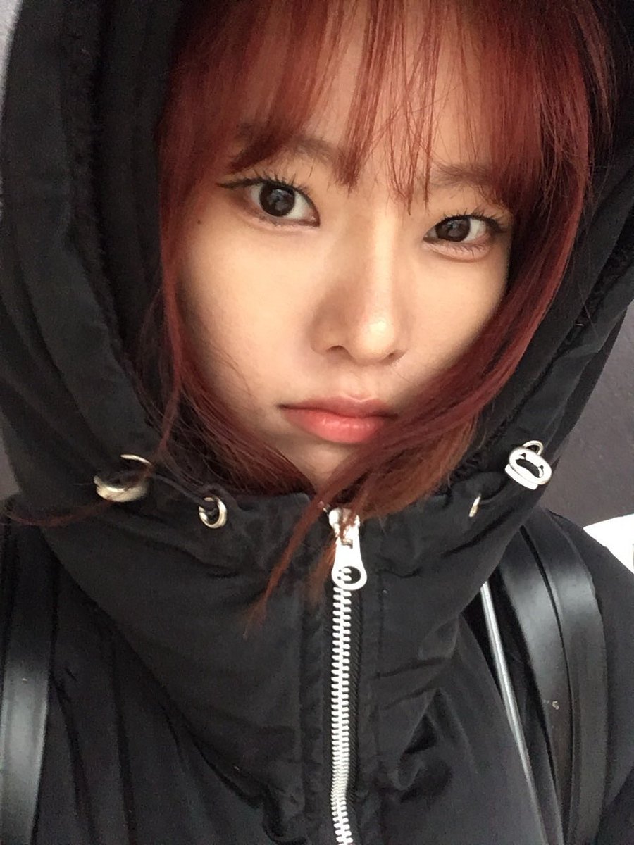 지민이 셀카 올리려고 왔다고 말해서,
좀 황당하기도 하고 좀 어이가 없기도 하고…
근데 또 조금 귀여웠어요…