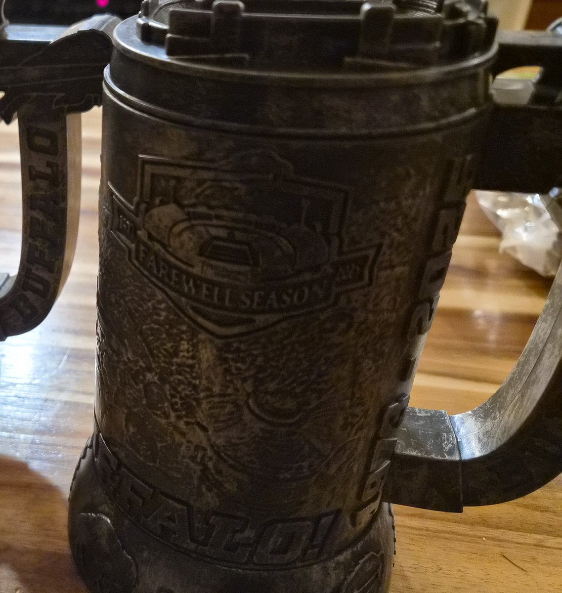 BillsSwedish's tweet image. 💥Giveaway 💥 
since we are approaching  the 
Last home game at @HighmarkStadm I will be giving away a stein on Sunday January 4th. 
🦬like and re-tweet
🦬must be following @BillsSwedish