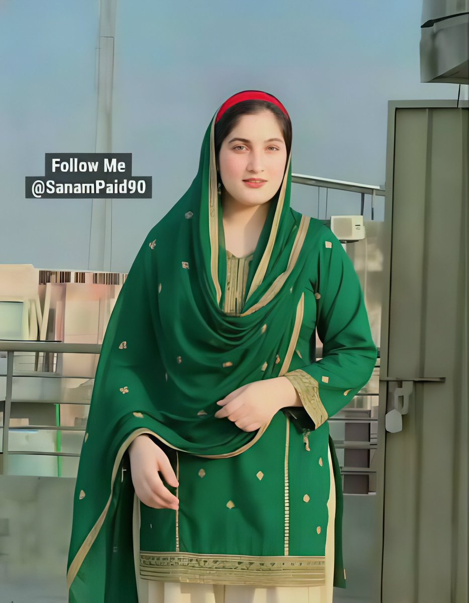 Sanam Paid tweet media