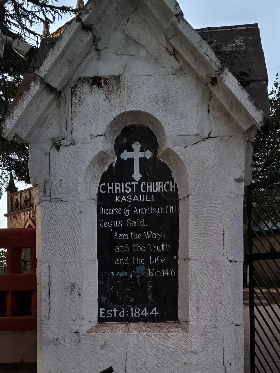 YSJangid's tweet photo. Spent a day in #Kasauli and surprisingly no chaos like #Shimla or #Manali, offering blend of Colonial time architecture, local village tour and best of all 'Organic Apple Juice'

Wished snowfall too but maybe next time.
@ThePhotoHour 
#ThePhotoHour https://t.co/YlJgGFfDTQ