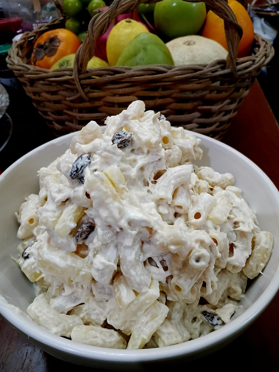 emysnativetrees's tweet image. It is the day before the New Year here.  Meanwhile, another Chicken Macaroni Salad request from my Tatay 🙂
He has asked me to make  twice this holiday.  Maybe I am improving 😊