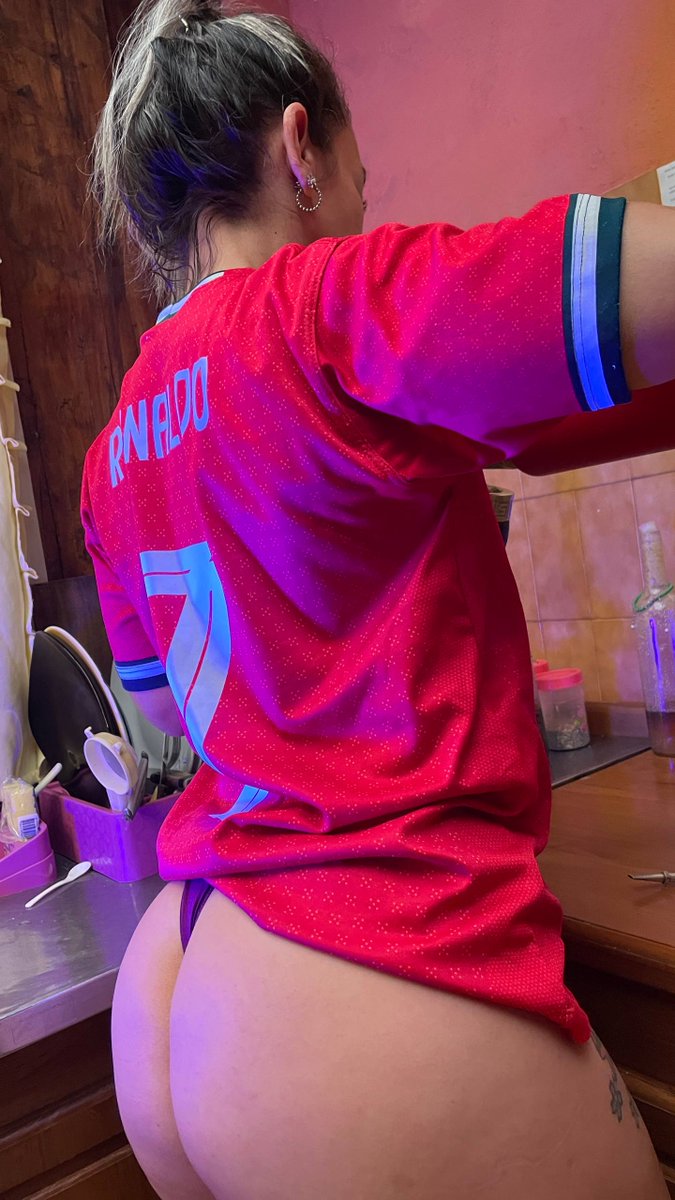 claudiaa_luna's tweet image. Tu te lèves tu vois ça, tu fais quoi ? 🍑