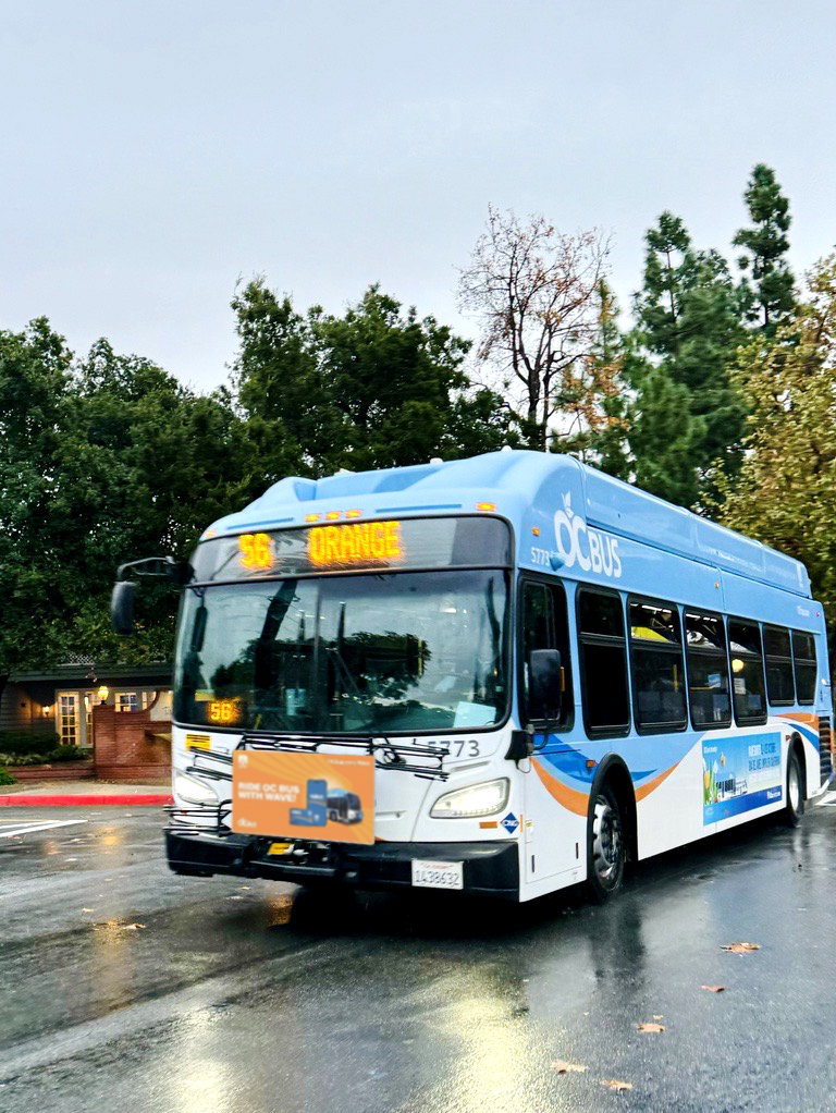 RideOCBus's tweet image. It's going to be wet out there this week! Here are some tips to ride safely:
⏰ Give yourself extra time to get to and from your bus stop
🌊 Stand far from the street curb
🌂 Keep umbrellas clear of aisles and seats on board

Stay dry and travel safely!