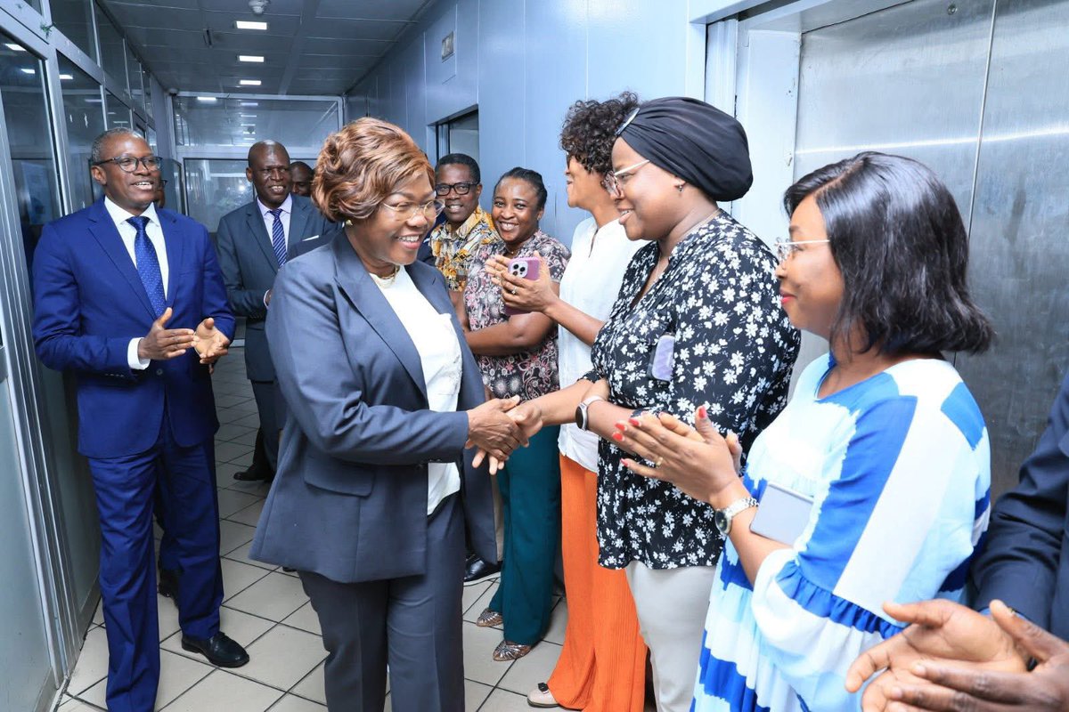 NialeKaba_Off's tweet image. Revenir au cabinet et être accueillie par vos visages familiers et vos encouragements… 

C’est cela, la force d’une équipe soudée. Merci pour votre chaleur et votre loyauté. 

Ensemble, nous allons encore plus loin. 🤝

#NialéKaba #MEPD #Gouciv #Civ225