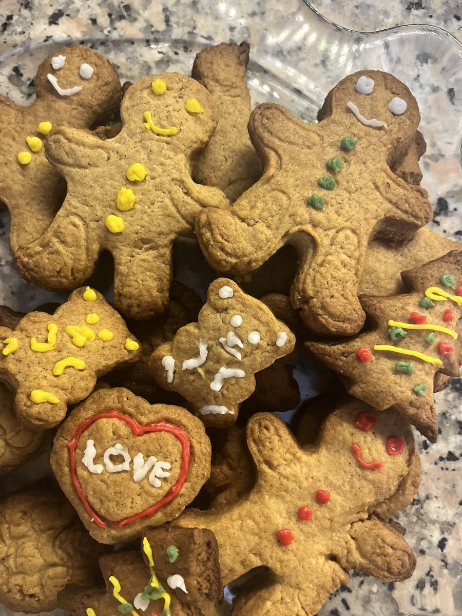 Her sene yaptığım kurabiye adamları bu sene kızçemle yaptık🤍🤍🤍💖💖💖🤗🤗🤗🤗