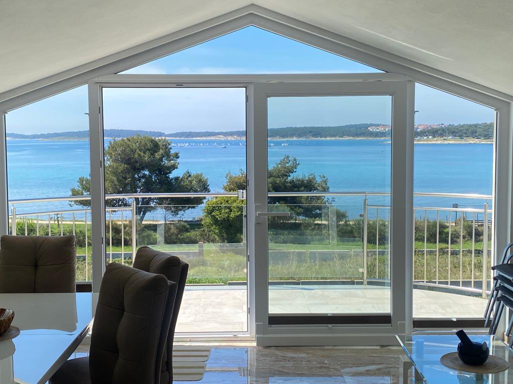 Karl Barthl tweet media