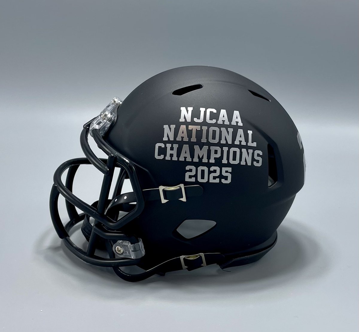 Hubby's Helmets tweet media