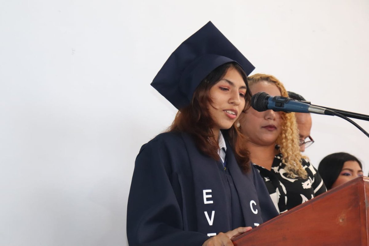 #PanamáOeste | En el gimnasio de la Escuela de Educación Básica General República de Costa Rica se realizó el acto de graduación de estudiantes de los niveles de Premedia y Media en Carreras Técnicas Intermedias (CTI) del IPHE, Sede Panamá Oeste.