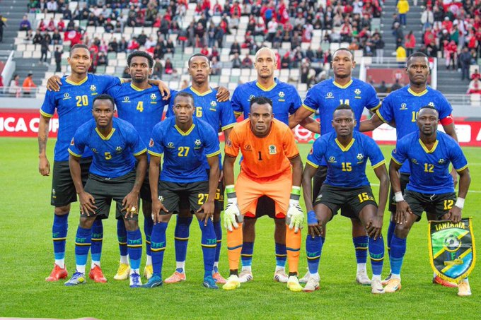 FT_Total's tweet photo. #HISTORICO

🇹🇿 Tanzania ha conseguido una CLASIFICACIÓN HISTÓRICA para un playoff de Copa de África. Por primera vez en su historia, este equipo que dirige Miguel Gamondi consigue estar entre los mejores del torneo. 

Pasa a la historia el gol de Feisal Salum. #CAN2025 #AFCON2025 https://t.co/1UFr8icvmg