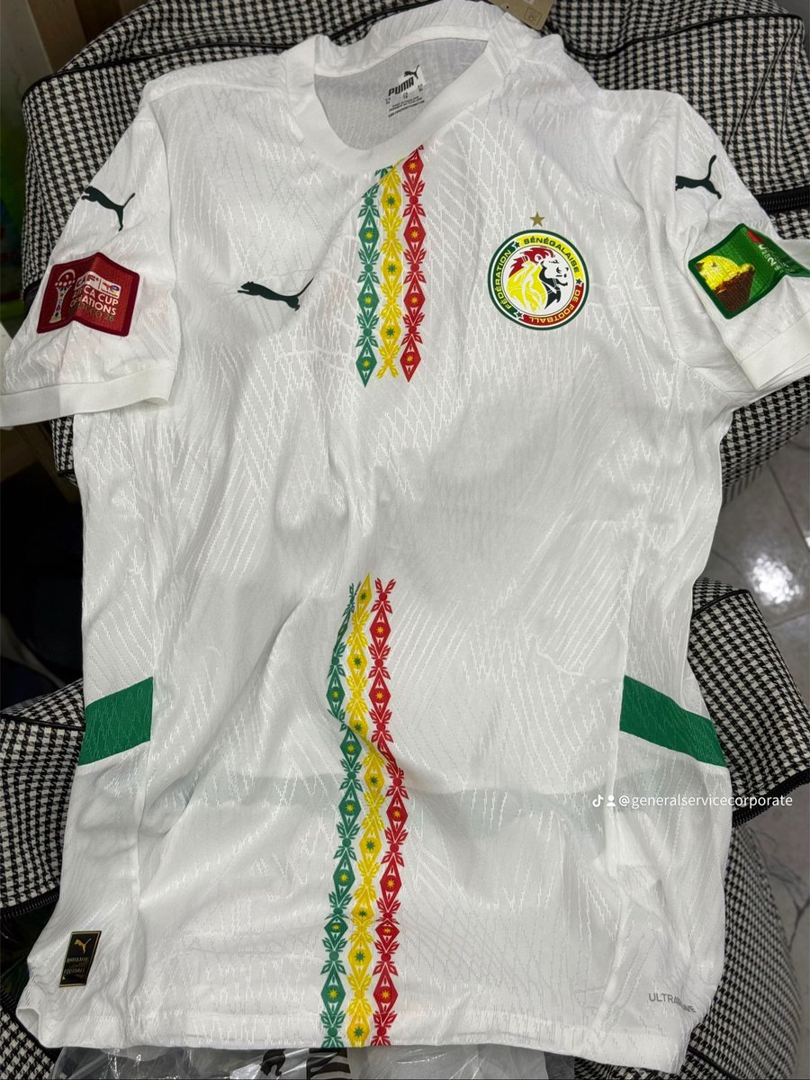 GSC_Sn's tweet photo. Maillot Sénégal 🇸🇳 Original 
Prix 🏷️ 7,000 FCFA
TEL : 77 927 29 29
Medina Rond Point Sham https://t.co/s1m47PK1NO