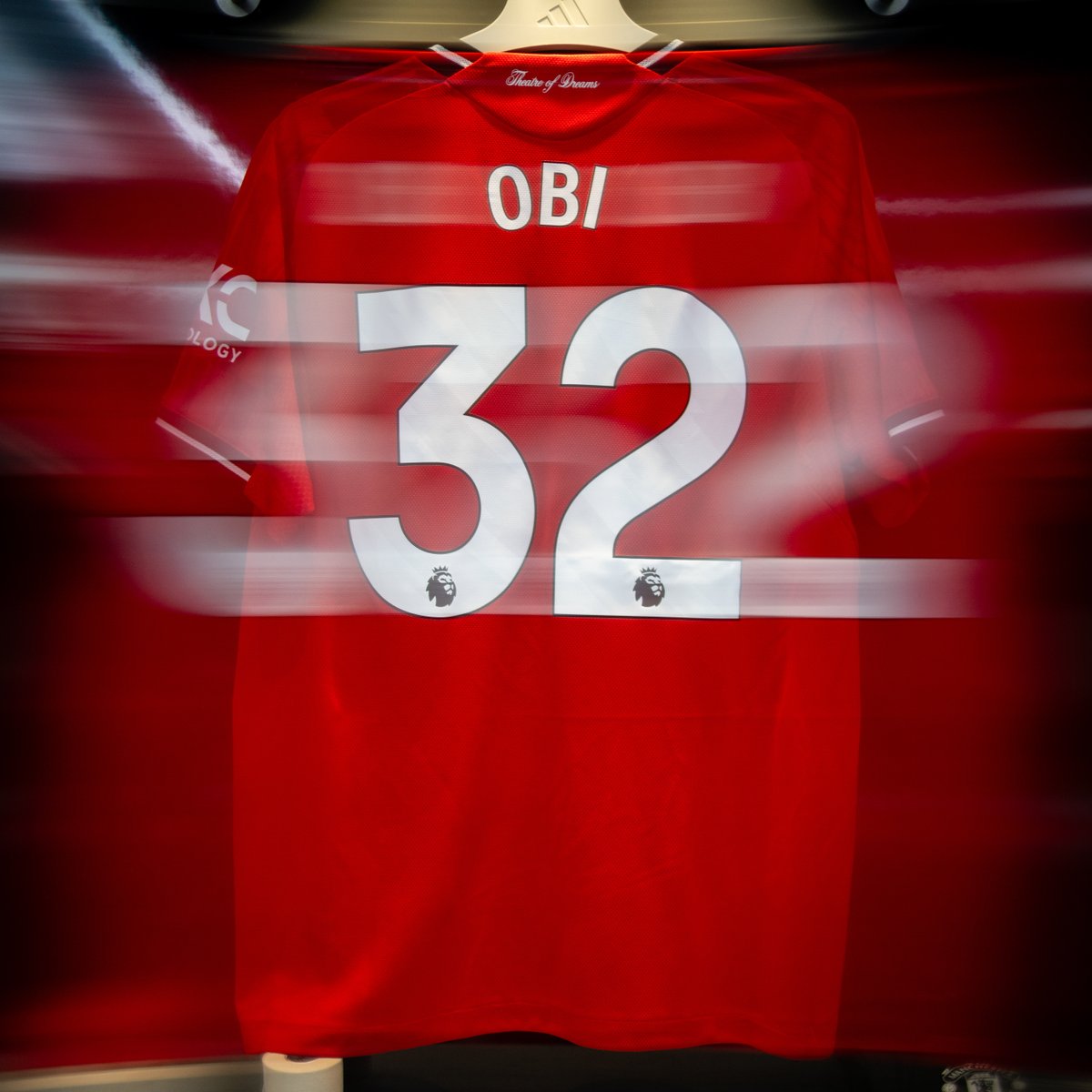 ManUtd's tweet photo. Aiming to finish 2025 on a high — let's do this! ✊🔴