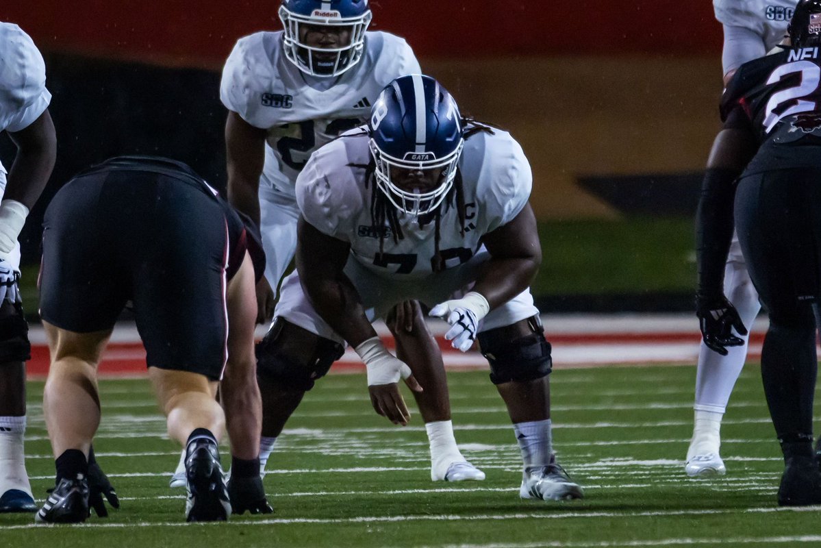 chris_hummer's tweet image. Georgia Southern IOL Caleb Cook will be using a medical redshirt and entering the transfer portal as a graduate transfer, his rep @ConnorMadden24 tells @chris_hummer

The 6-foot-3 320-pound guard was a 1st-team All-Sun Belt selection this season. 

247sports.com/player/caleb-c…