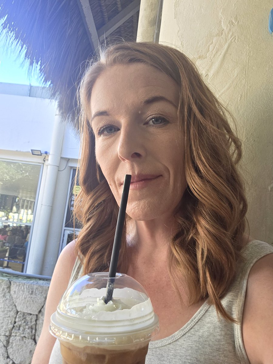cutecanukgirl's tweet photo. Iced coffee outside at the airport https://t.co/3QKjekwOJt