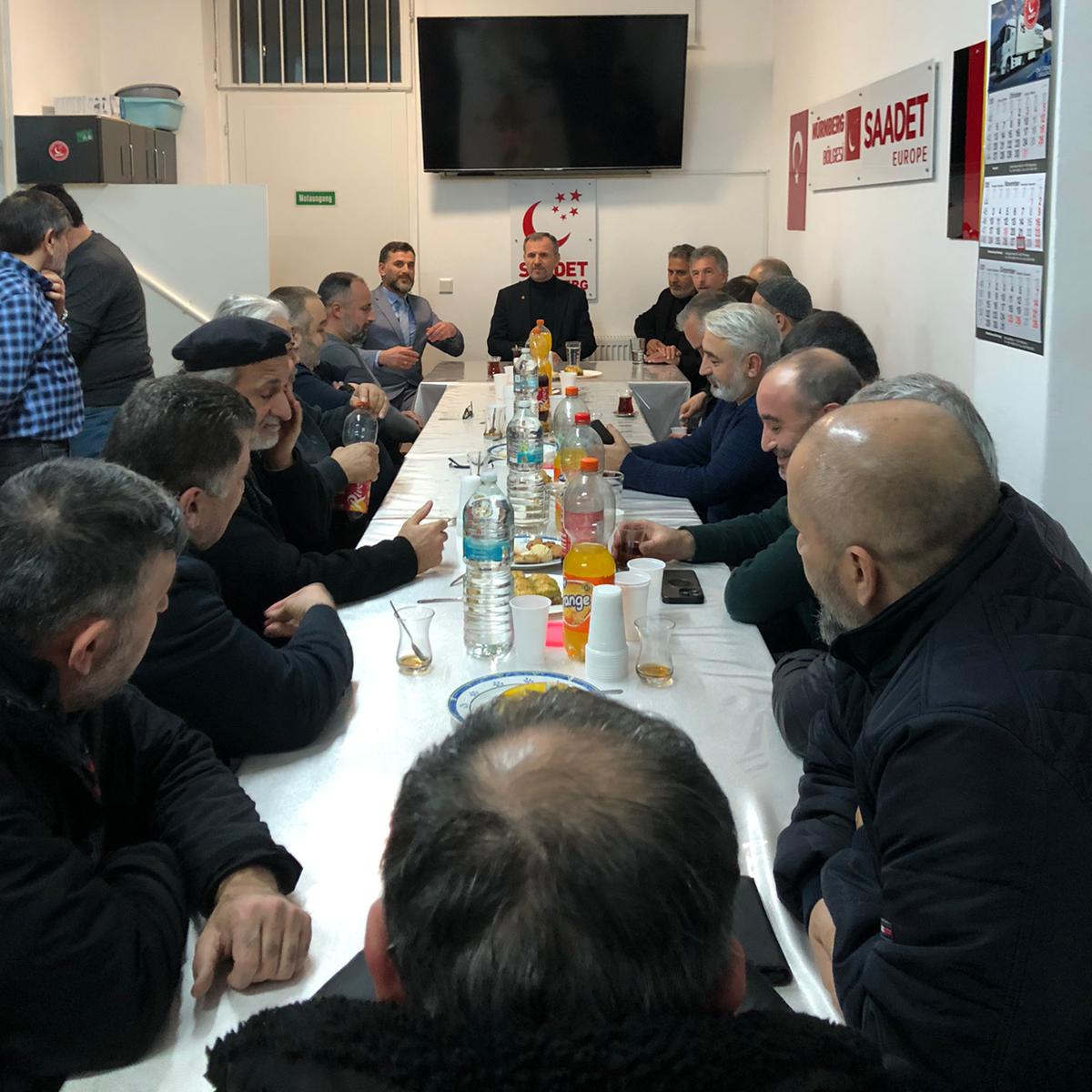 📍Almanya - Nürnberg 

Nürnberg'de teşkilat yöneticilerimiz ile bir araya geldik.

Bölge Başkanımız Sn. Ali Sait Küçük ve teşkilat yönetimimize misafirperverlikleri dolayısıyla teşekkür ediyor, çalışmalarında başarılar diliyorum.