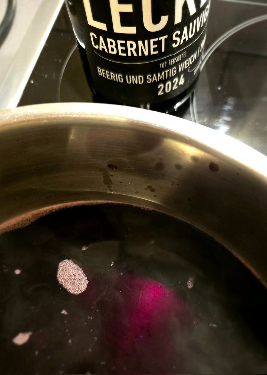 Vassi__'s tweet image. Дышу парами