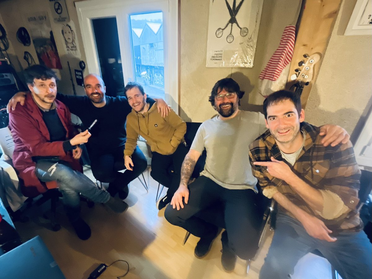 BONBERENEA STUDIO-k aurkezten du:OSPEL Oñatiko laukoteak kantak grabatzen!!!2025ko abenduaren 30an!!!adi egon!!!

bonberenea 28.urte!elkarlanarekin erresistentzia,herriekin elkartasuna

bonberenea.com