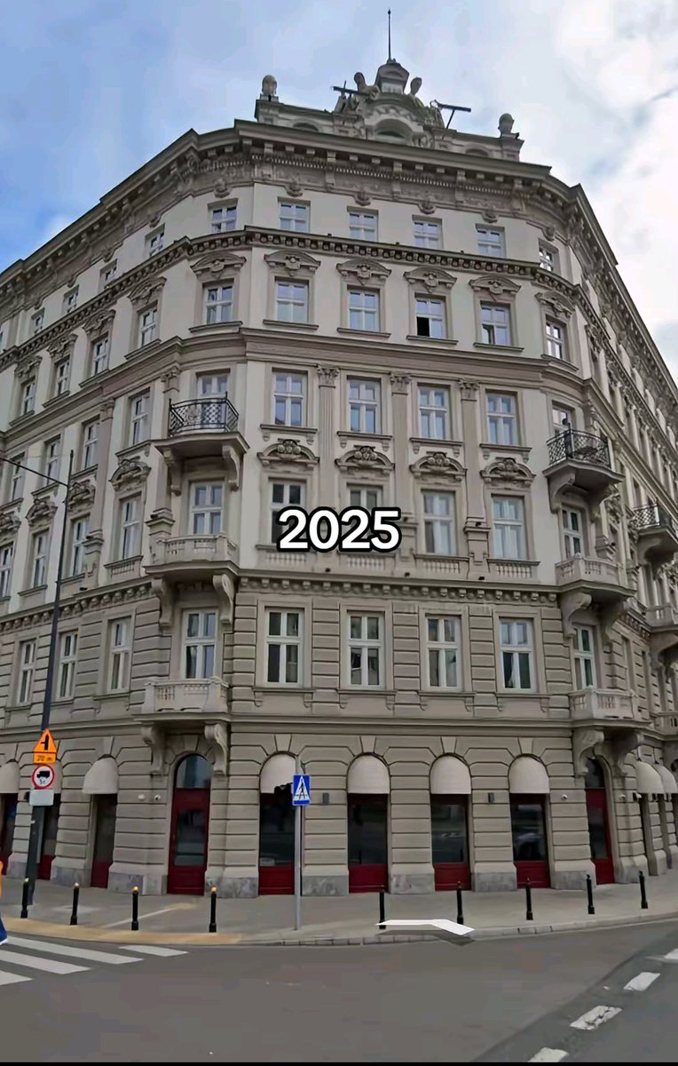 NXT4EU's tweet image. There's nothing that better symbolises the EU than Polish buildings having a massive glowup